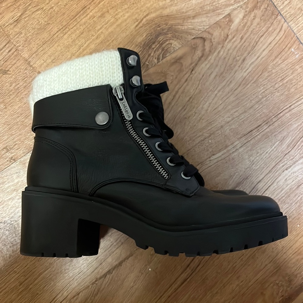 Combat boots